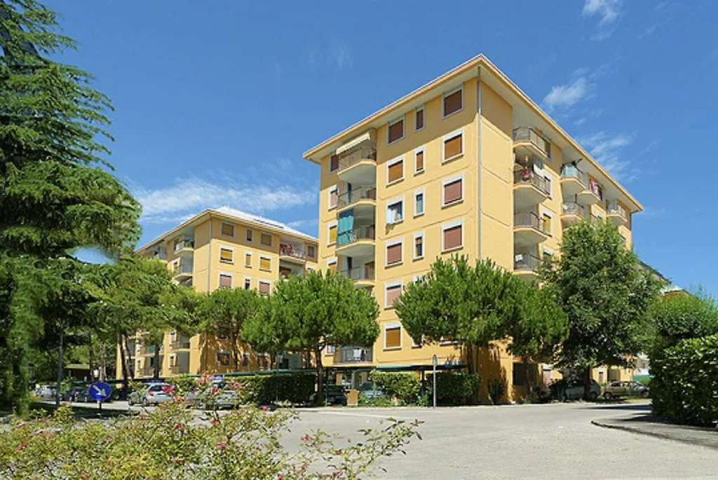 Residence Giuliana contacts