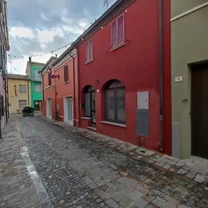https://la-casetta-del-borgo-cesenatico.emilia-romagnahotels.net
